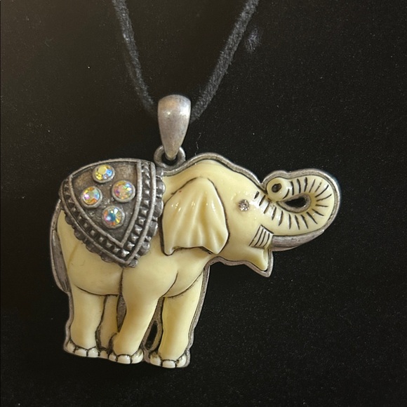 Elephant Pendant Necklace - Gold and Silver - Picture 4 of 13